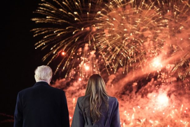 video donald trump a sosit la washington evenimentele de investire au debutat cu un imitator al lui elvis si focuri de artificii 678c9d5a9b67f
