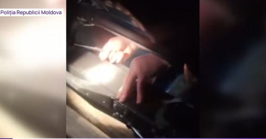Droguri ascunse în trotinete electrice. Descoperirea făcută de polițiști în Republica Moldova 1 video droguri ascunse in trotinete electrice descoperirea facuta de politisti in republica moldova 67990062ecf24
