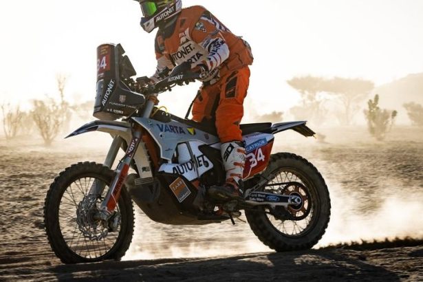 video emanuel gyenes locul 1 la raliul dakar la ce categorie a castigat romanul triumf cu stil 678a601306182