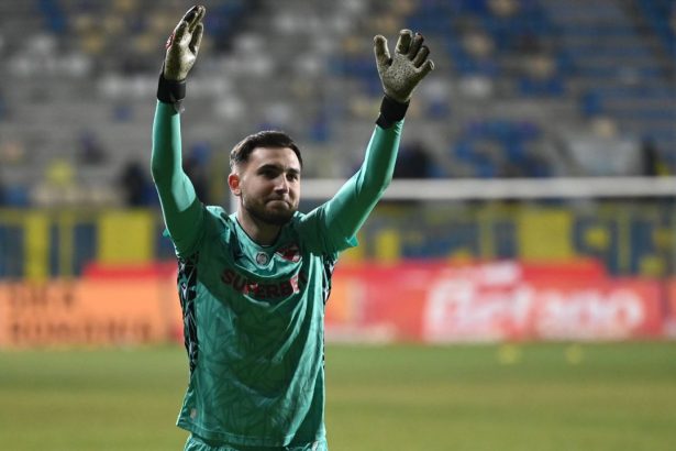 video exclusiv alexandru cel mare ce nota a primit in universitatea craiova dinamo 1 1 alexandru rosca portarul care ia gol doar din penalty 678e1c543626a