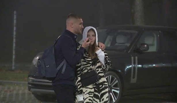 video exclusiv domnul birligea insotit de partenera sa atacantul de la fcsb a oferit imaginile serii dupa meciul cu manchester united ce nu s 679c841a4e754