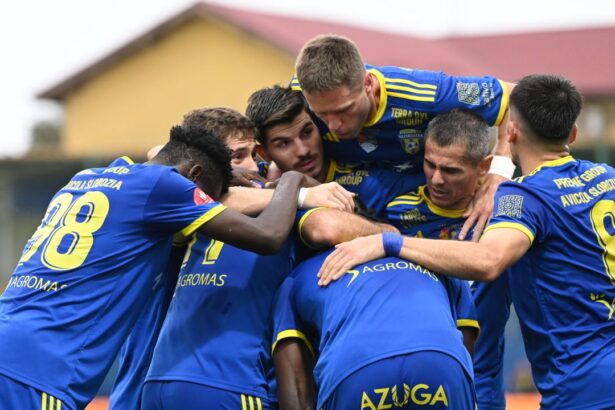 video exclusiv fotbalistul din superliga care s a lasat de fotbal si s a dus la munca in germania am fost la curatenie 67801e06e127a