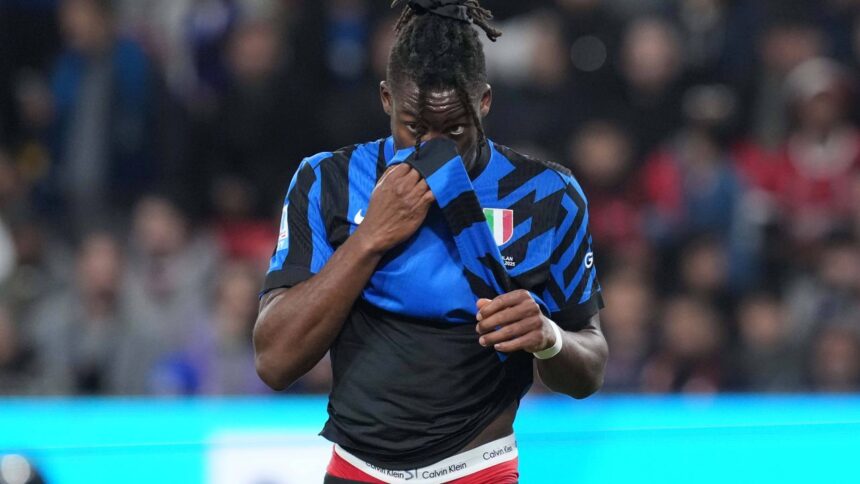 video exclusiv fotbalistul facut zob in timpul finalei supercupei italiei si praf dupa meci ac milan inter milano a fost 3 2 dupa 0 2 677ce01762551