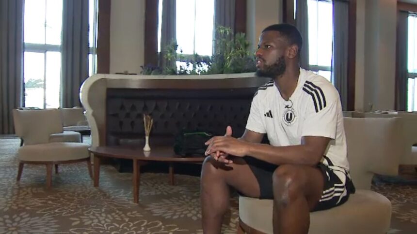 Mamadou Thiam a vorbit despre interesul arătat de Gigi Becali și a descris FCSB. 1 video exclusiv mamadou thiam a vorbit despre interesul aratat de gigi becali cum a descris o pe fcsb 677d88d492f38