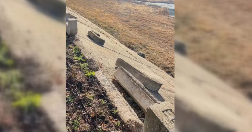 Faleza din Râmnicu Vâlcea, vandalizată; Poliția a deschis o anchetă și caută mai mulți tineri responsabili de distrugeri. 1 video faleza din ramnicu valcea vandalizata politistii au deschis o ancheta si cauta mai multi tineri care ar fi vinovati de distrugeri 6798a55089f8e