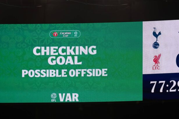 video fara precedent moment istoric in tottenham liverpool sub privirile lui radu dragusin 677f75266e24f
