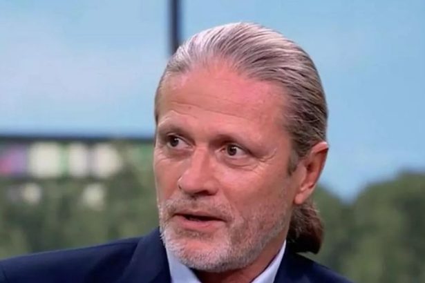 video gafa monumentala la sky sports l a omorat pe o legenda a clubului arsenal desi omul traieste odihneasca se in pace 6790f40e8b878