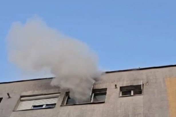 video incendiu intr un bloc din slatina 12 persoane au fost evacuate pompierii au intervenit cu mai multe autospeciale 678e07b1bd585