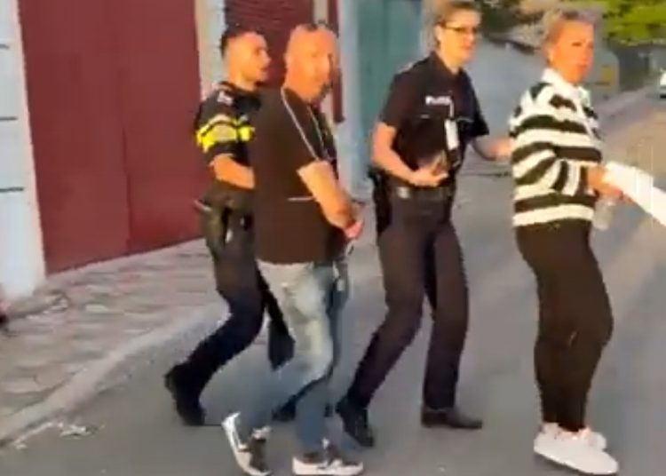 Începe judecata preotului și a presupusei amante acuzați că l-au agresat pe primarul Negoiță de la Cernavodă 1 video incepe judecata preotului si a presupusei amante a acestuia acuzati ca l au agresat pe primarul negoita de la cernavoda 678862ae9acce