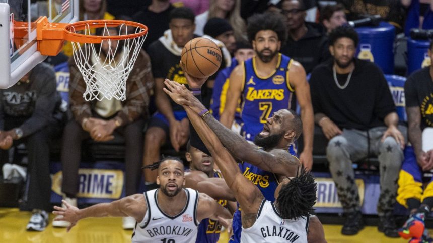 LeBron James, de neoprit la 40 de ani în thriller-ul Los Angeles Lakers - Brooklyn Nets 102-101! 1 video lebron james de neoprit la 40 de ani in thriller ul los angeles lakers brooklyn nets 102 101 678ba011978c9