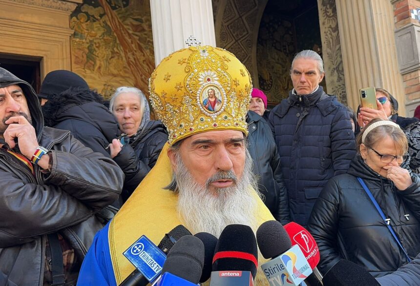 Mesajul arhiepiscopului Tomisului în Ajunul Bobotezei, după sfințirea Agheasmei Mari 1 video mesajul arhiepiscopului tomisului in ajunul bobotezei dupa sfintirea agheasmei mari 677a5762452d6