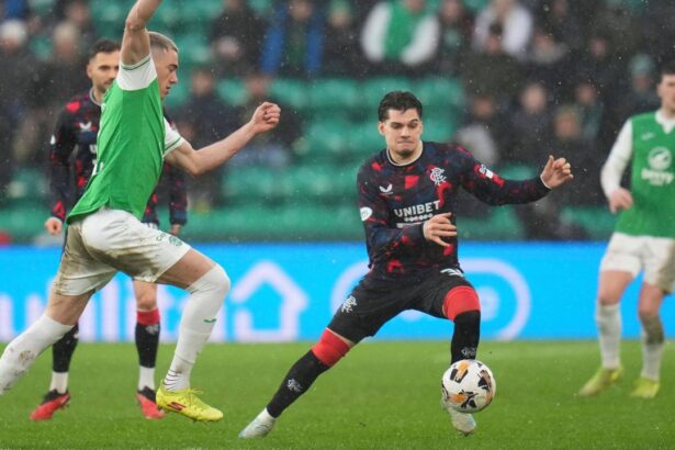video mi se pare fault in atac parere directa in cazul penalty ului controversat facut de ianis hagi in hibernian rangers 3 3 677b728c0263e