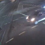 video momentul impactului dintre un tramvai si o masina in iasi dupa ciocnirea violenta soferul a fugit de la fata locului 677f8e787e814