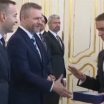 video momentul in care un elev olimpic la matematica purtand simbolul ucrainean a refuzat sa dea mana cu presedintele slovaciei 678567a6bac94