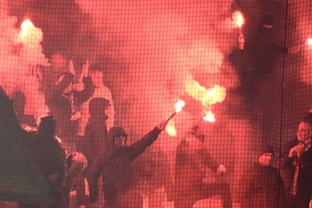 video montpellier monaco oprit dupa ce fanii au pus muzica in boxe in semn de protest bass ul puternic ii deranja pe jucatori 678b4f25938d6
