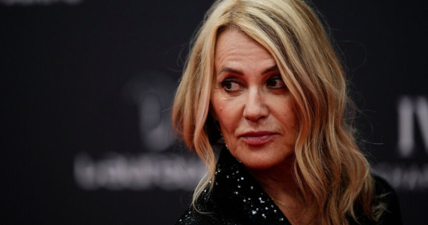 Nadia Comăneci la Globurile de Aur: Cum s-a îmbrăcat fosta gimnastă 1 video nadia comaneci la globurile de aur cum s a imbracat fosta gimnasta 677ceaad36363