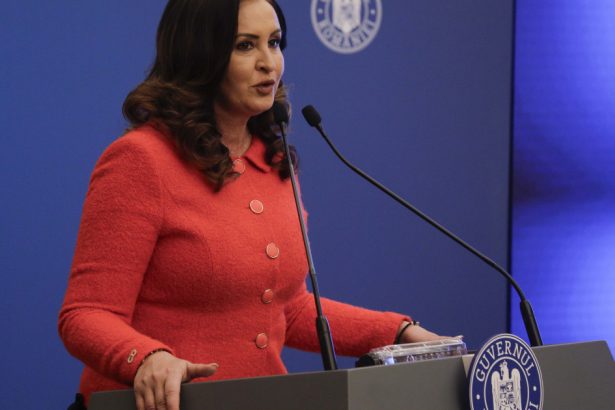 video natalia intotero l a demis pe directorul general al muzeulul national de istorie a romaniei 6798f9b440b59