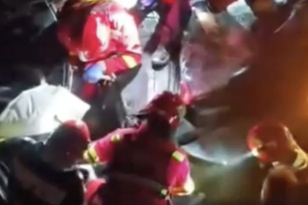 video o masina cu patru oameni s a rasturnat in valea unui rau in judetul satu mare soferul a avut nevoie de descarcerare 678b75fff0934