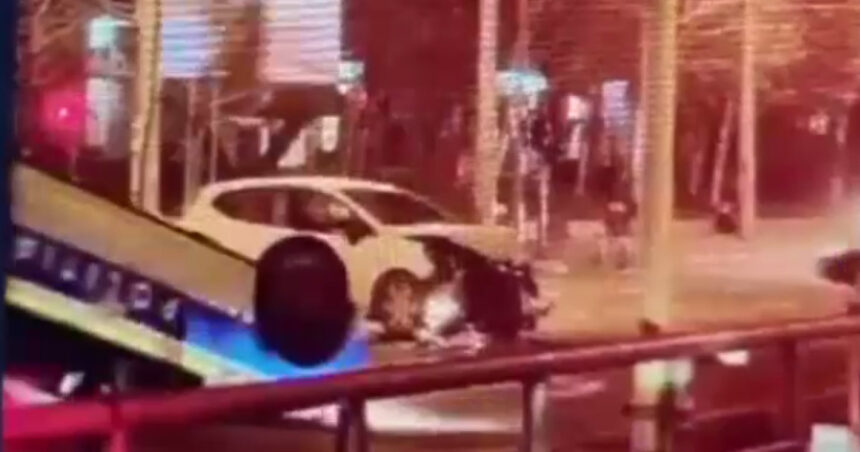 video o masina de politie aflata in misiune s a rasturnat dupa ce a fost lovita de un vehicul in capitala 6780dc74f05d9