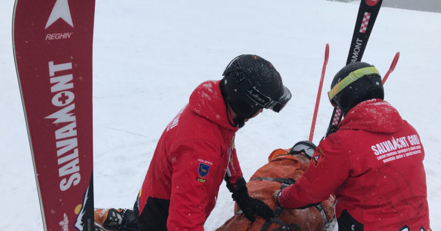 Peste 400 de intervenţii ale salvamontiştilor în noaptea de Revelion: Câte incidente au fost raportate 1 video peste 400 de interventii ale salvamontistilor cate incidente au fost in noaptea de revelion 677576971449f