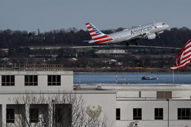 video pilotii au mai raportat incidente la limita unei coliziuni cu elicoptere in zona aeroportului reagan din washington 679c72ac6f4b2