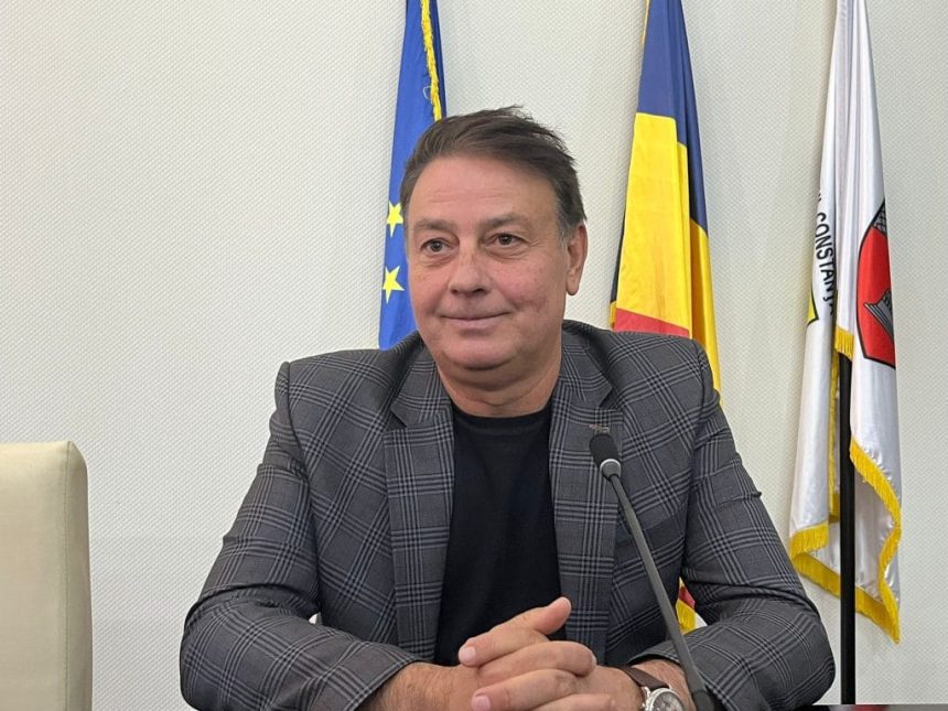 Președintele CJC, Florin Mitroi, stabilește un termen pentru angajați în vederea evaluării continuității lor în instituție. 1 video presedintele cjc florin mitroi le da termen angajatilor pentru a vedea daca merita sa ramana in institutie sau nu 678513ecefd62