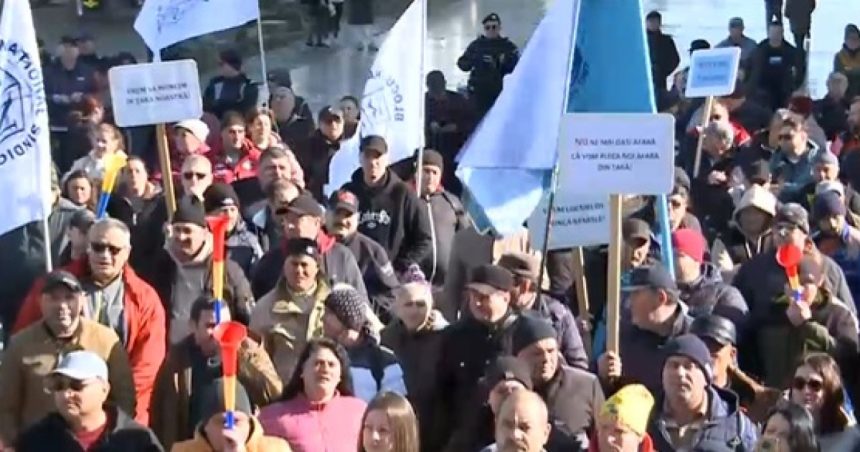 video protest de amploare la santierul naval mangalia 1 400 de oameni risca sa ramana fara locuri de munca psihic o sa cada toata lumea 6799d03f89ebe