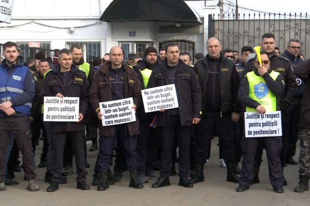 video protest la penitenciarul poarta alba fata de ordonanta trenulet sute de angajati contesta noile prevederi in strada 679b40e5bf9aa