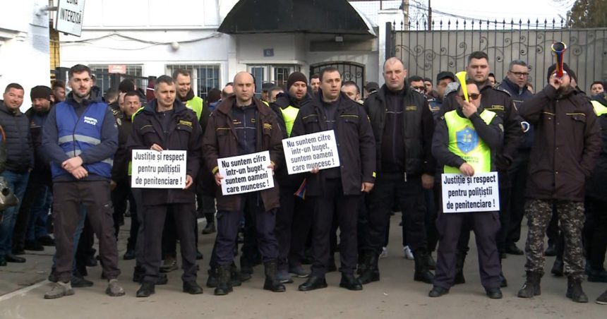 Protest la Penitenciarul Poarta Albă față de „ordonanța trenuleț”. Sute de angajați contestă noile prevederi în stradă. 1 video protest la penitenciarul poarta alba fata de ordonanta trenulet sute de angajati contesta noile prevederi in strada 679b40e5bf9aa