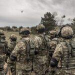 video stagiu militar obligatoriu pentru baieti si optional pentru fete un aspirant la functia de presedinte a romaniei sustine aceasta idee 677d8a8308623