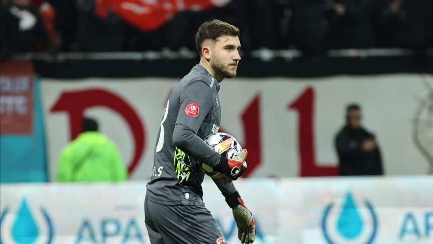 video te gandesti la nationala alexandru rosca portarul lui dinamo a dat un raspuns neasteptat 678e3f65d4fb8