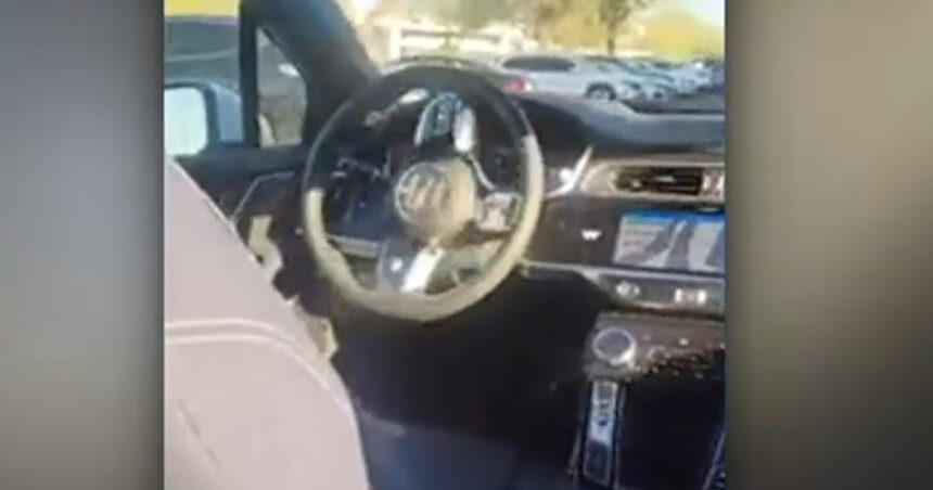 video un american a ramas blocat intr un taxi autonom care l a invartit intr o parcare ma simt ca intr un film 677e63062f35e