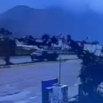 video un avion de mici dimensiuni cu cinci oameni la bord s a prabusit pe coasta braziliei momentul exploziei a fost surprins de o camera 6780dc6fb0f8e