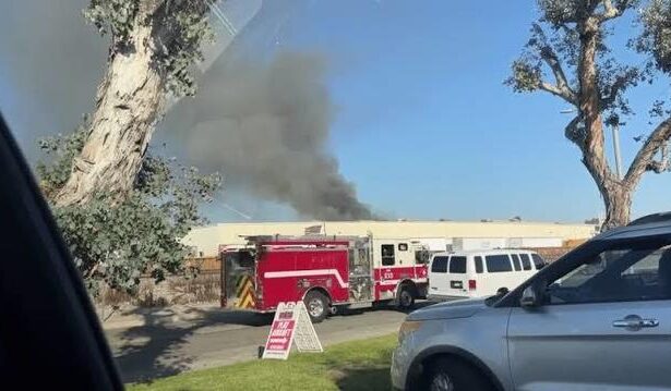 video un avion de mici dimensiuni s a prabusit pe o fabrica de mobila in california parea ca un vis 6777b45e4fa62