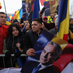 videofoto dosar penal si amenzi uriase dupa protestul lui calin georgescu din capitala momentul in care echipa digi24 e atacata de manifestanti 67817e77a6a4e