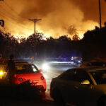 videofoto incendiu violent la periferia los angeles a fost declarata stare de urgenta zeci de mii de oameni au fost evacuati 677e195411076