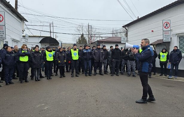 vineri angajatii de la penitenciarul poarta alba protesteaza din nou impotriva masurilor luate de ordonanta trenulet 677ebfe36cff4