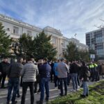 vineri un nou protest in fata ipj constanta organizat de biroul teritorul al snppc constanta la manifestatie participa si membrii filialei 1 a scmd ai ancmr si rezervisti neafiliati 677fd9284aa8c
