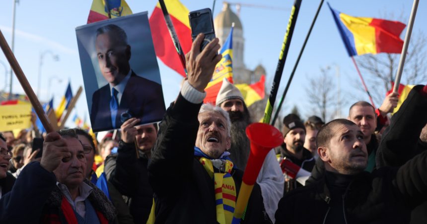 „Votăm Curățenie Generală: Strategia susținătorilor lui Călin Georgescu pentru a ocoli noile reguli electorale impuse de Guvern” 1 votam curatenie generala metoda prin care sustinatorii lui calin georgescu vor sa evite noile reguli electorale impuse de guvern 67923f1b0a075