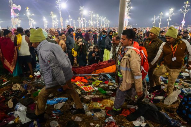 zeci de morti in india in urma unei busculade in timpul kumbh mela un festival religios hindus care dureaza sase zile 679a5c5fdc1ab