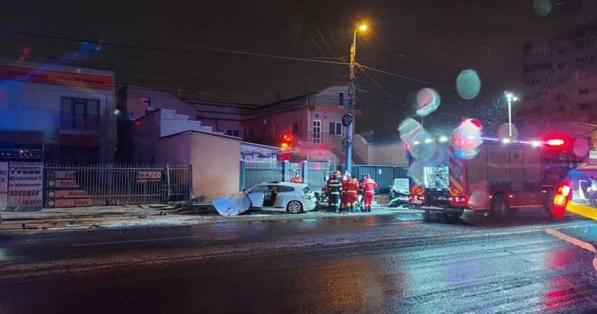 Accident grav în Constanța: un băiat de 15 ani a ajuns la spital după ce a pierdut controlul volanului. 1 accident grav in constanta un baiat de 15 ani a ajuns la spital dupa ce a derapat cu masina 67b1ca5827b4a