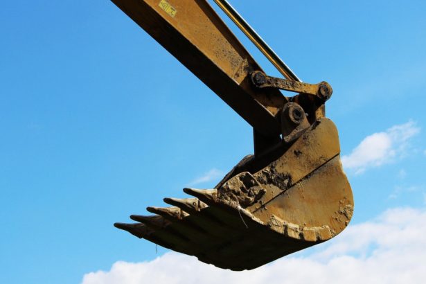 accident mortal la turnu magurele doi barbati au decedat dupa ce o cupa de excavator s a prabusit peste ei 67af7f353a2c2