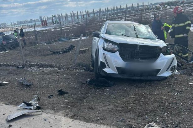 accident rutier intre doua autoturisme in lumina si navodari doua persoane au ajuns la spital si alte cinci au primit ingrijiri medicale la fata locului 67b85a31382ed