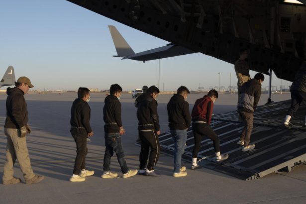 administratia trump a deportat peste 37 000 de persoane in prima luna de mandat deportarile se vor intensifica lunile viitoare 67b8caef9ee2b