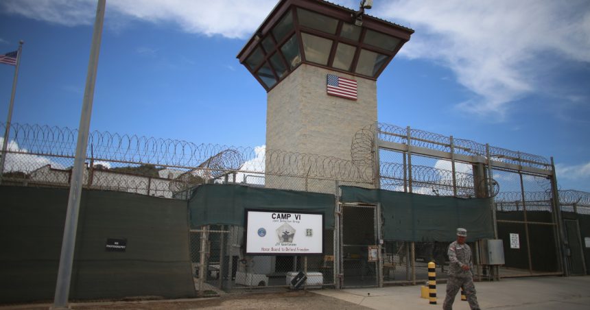 administratia trump a inceput trimiterea imigrantilor ilegali la baza militara guantanamo 67a326a25e6dd