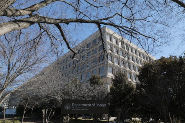 administratia trump se chinuie sa reangajeze oamenii din domeniul securitatii nucleare pe care i a concediat acum cateva zile 67b1873e081be