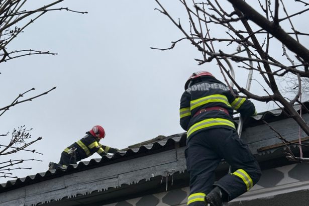 alerta in ghindaresti arde o casa de pe strada scolii 67adcfed6a460