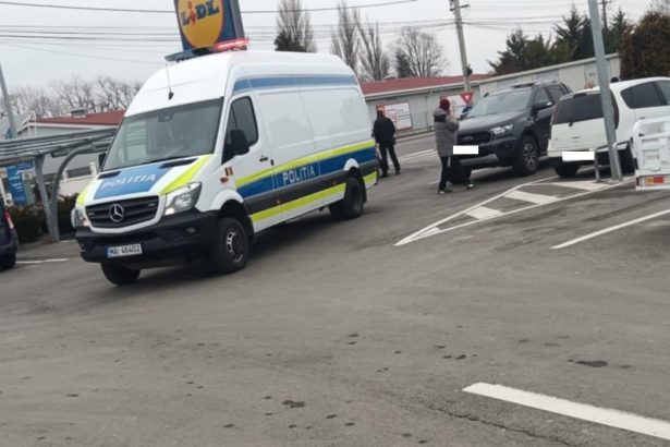 alerta in mangalia un proiectil a fost descoperit in parcarea magazinului lidl iar zona a fost evacuata de autoritati 67c07d2d7a559
