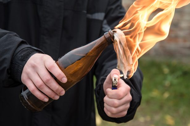 alerta in marsilia doua cocktailuri molotov au fost aruncate in gradina consulatului rus 67bc3a41b77d4