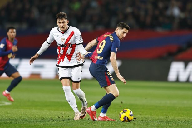 andrei ratiu l a dat pe spate pe starul barcelonei a mers direct la deco si i a spus in fata transfera l 67b43814215f0